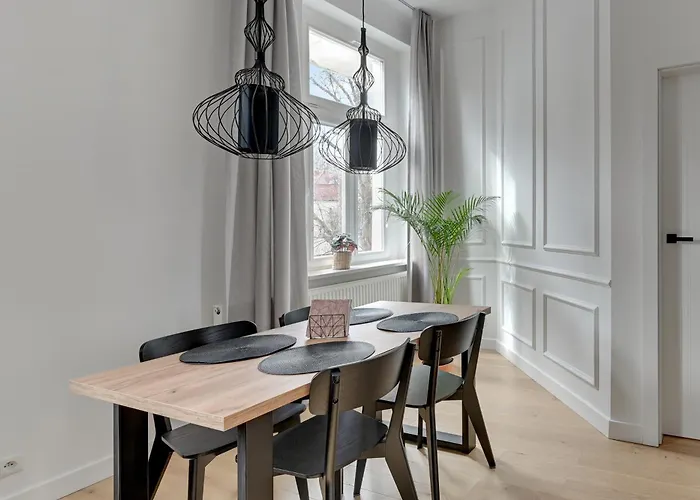 Grand Apartments - Two Bedroom, 6 Person City Center Apartment