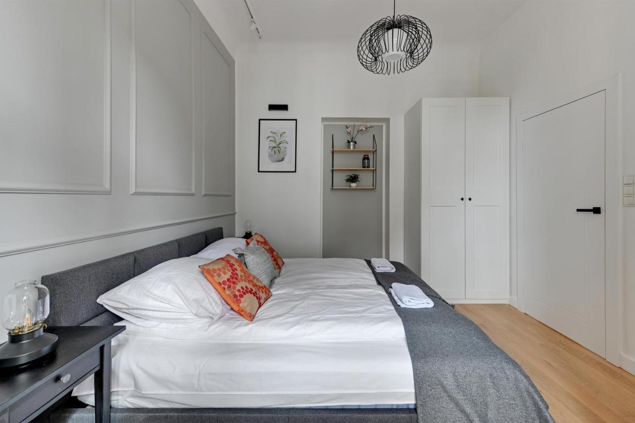 Apartment Grand - Two Bedroom, 6 Person Center