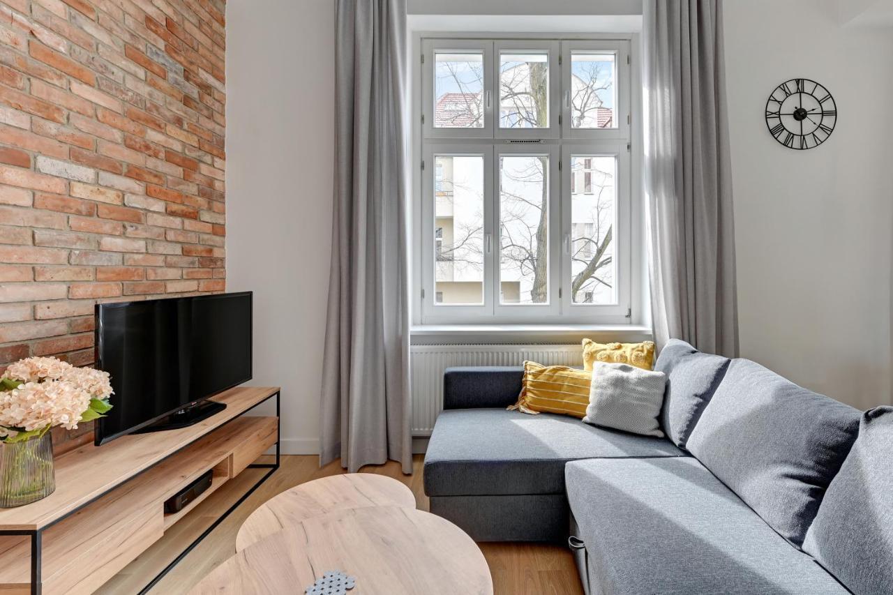 Grand - Two Bedroom, 6 Person Center *