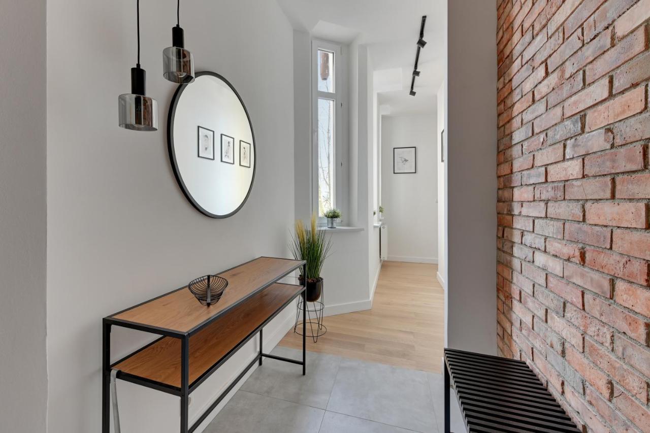 Grand - Two Bedroom, 6 Person Center Apartment